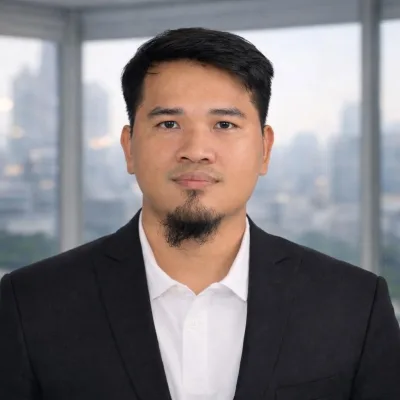 Dihoskan oleh Mohamad Suhairi